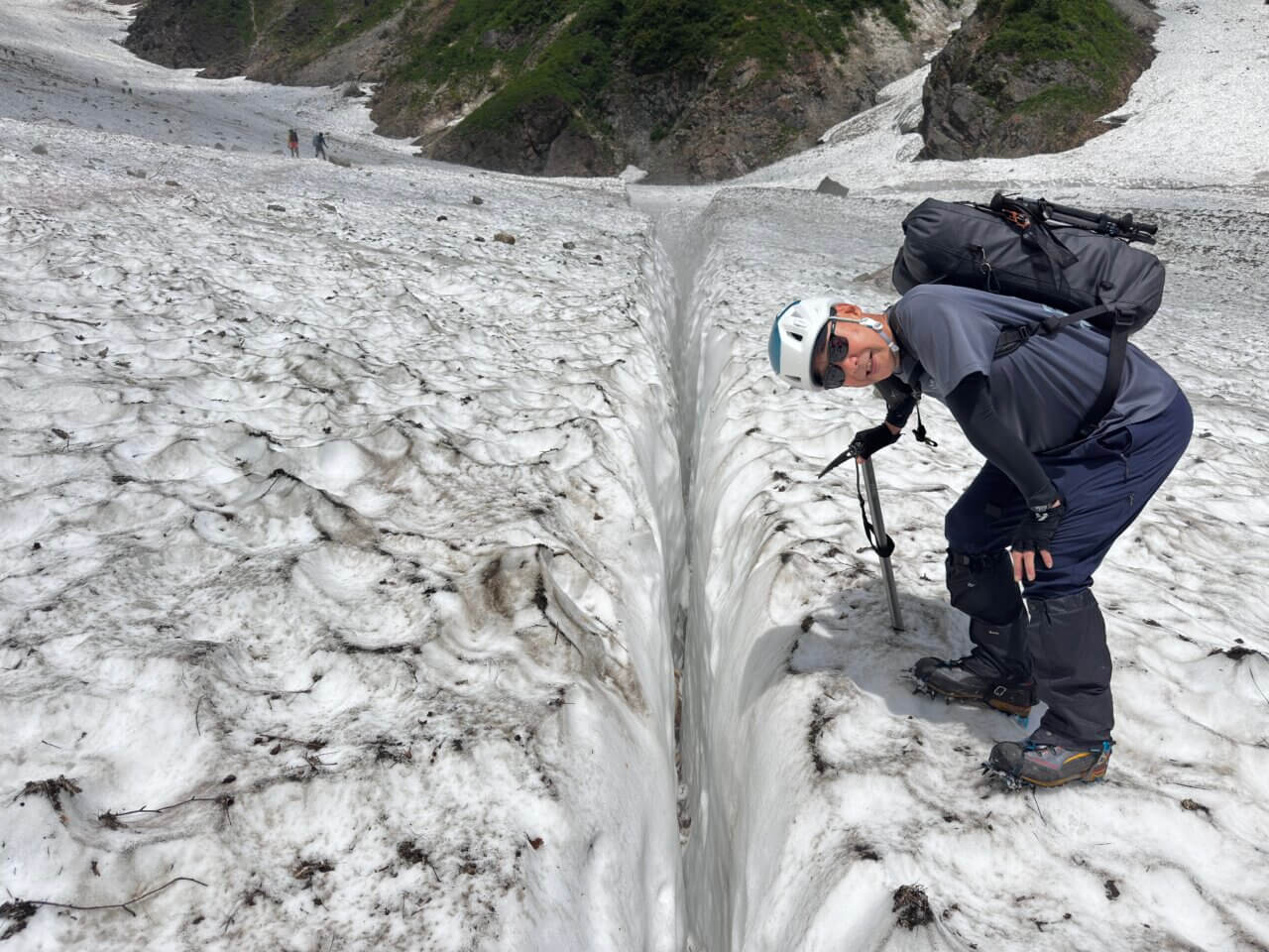 登山道場の白馬岳登山ツアー:大きなクラックが開いてました