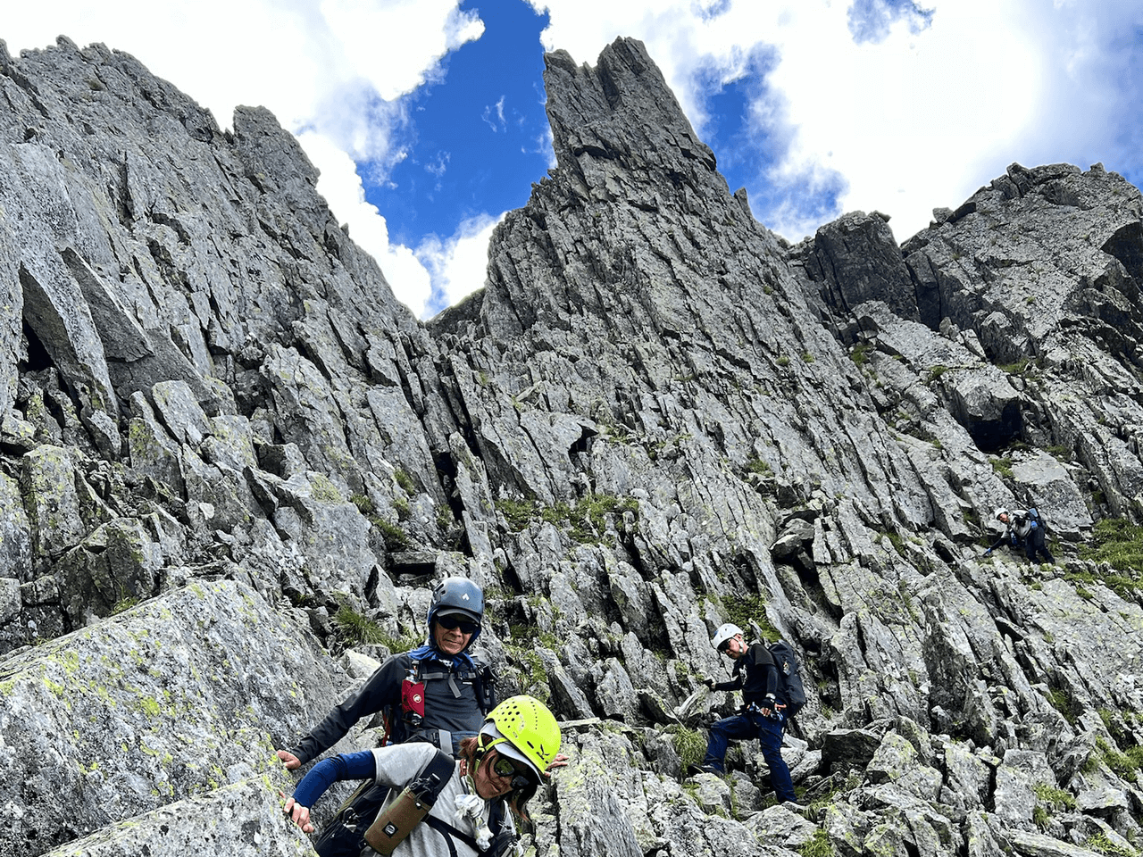 登山道場:ジャンダルム縦走ツアー登山技術指導風景2025年7月