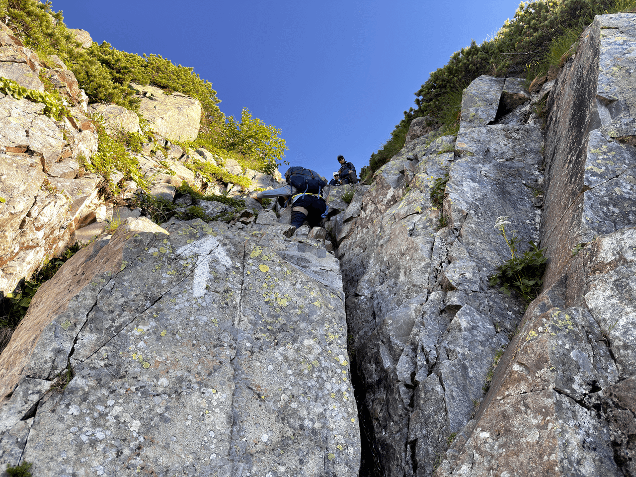 登山道場:ジャンダルム縦走ツアー登山技術指導風景2025年7月
