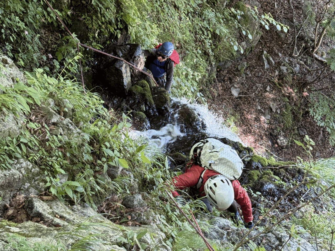 登山道場：四十八滝沢シャワークライミング講習風景2025年7月