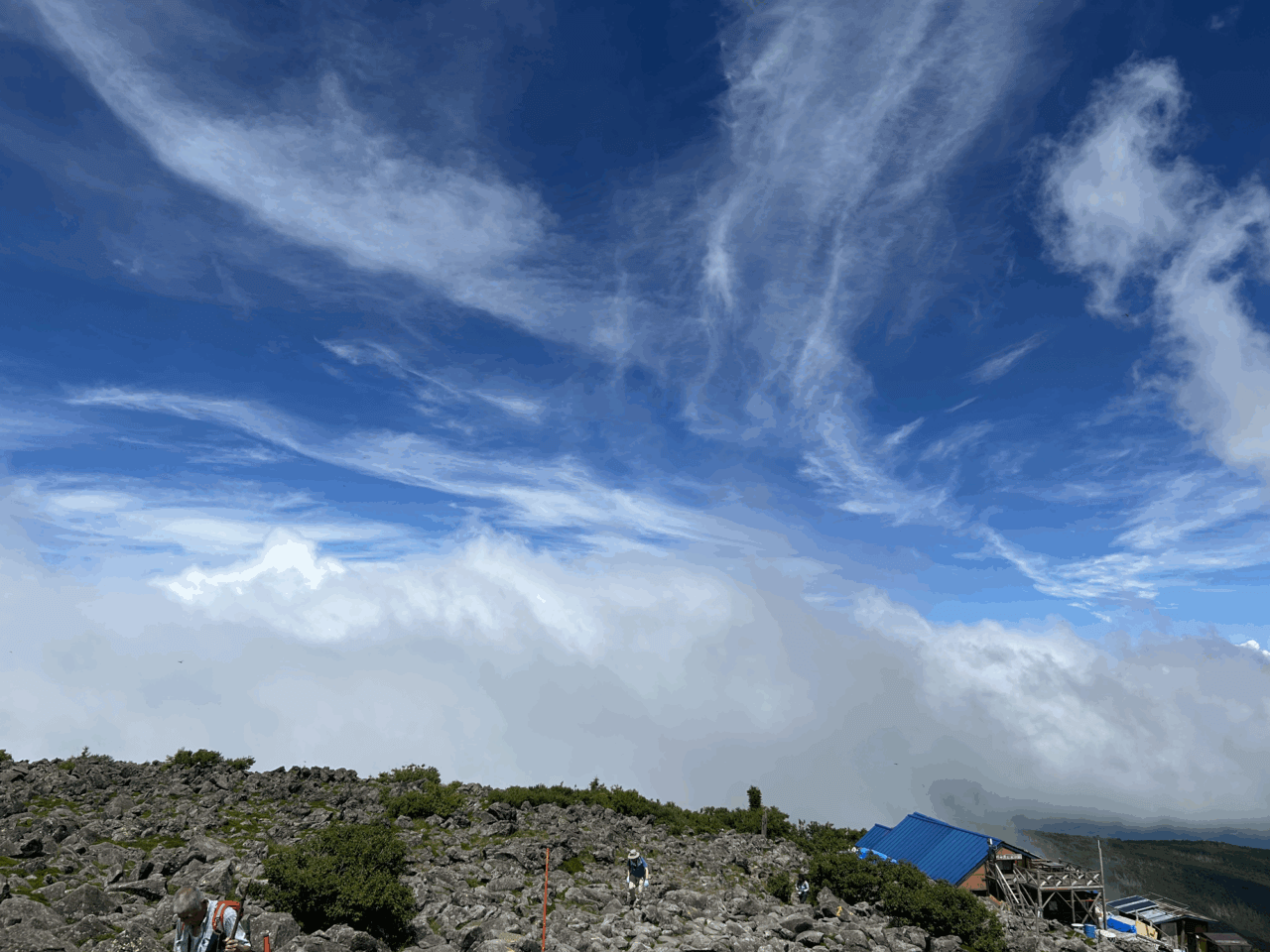 登山道場：蓼科山下山テクニック講習の実践指導風景/2025年8月2日